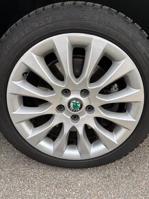 Skoda superb 205/50 R17 - 5