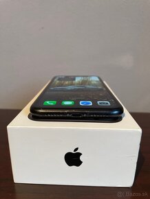 Apple iPhone XR 64GB - 5