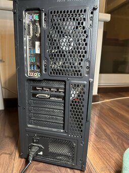 herný PC GTX 1070 Ryzen 5 1600 16gb RAM DDR4 - 5