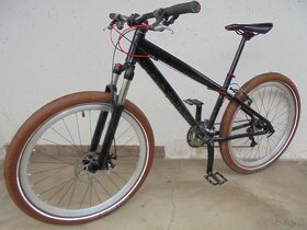 KValitný a Pevný Bike 26 er.veľkosť 15" - 5