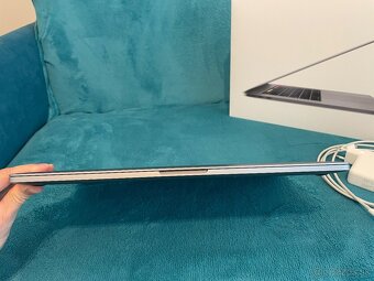 Macbook Pro 15 (i9, 560X) - 5