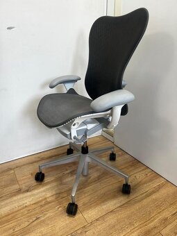 Herman Miller Mirra 2 (Butterfly) - 5