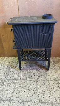 Liatinové kachle Jotul 440 čierný lak - 5