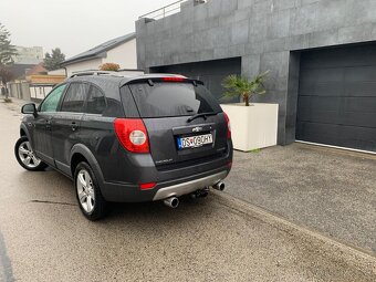 Chevrolet Captiva 2.2 - 5