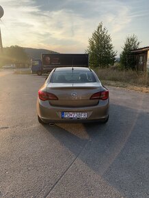 Opel Astra 1.4 Turbo - 5