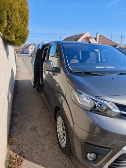 Toyota proace verso 2.0 8 at Family - 5