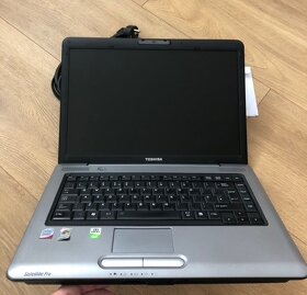 Toshiba satellite pro A300 laptop notebook - 5