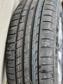 17 kolesa Volkswagen Passat 5x112 215/55 - 5