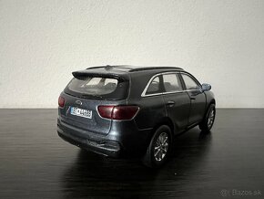 Kia Sorento 1:43 - 5