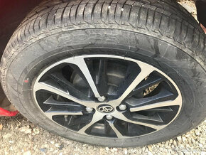 Toyota yaris alu disky s pneu 175/65 R15 5Jx15 - 5