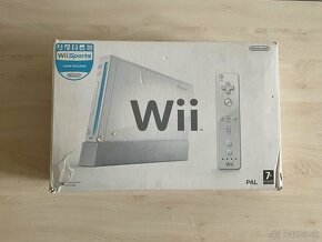 Nintendo Wii konzole - 2 ovladače - 300G HDD plný her - 5