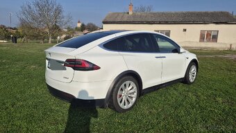 Tesla model X P90D - 5