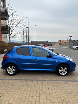 Predám Peugeot 206+ 1.4 Benzín - 5