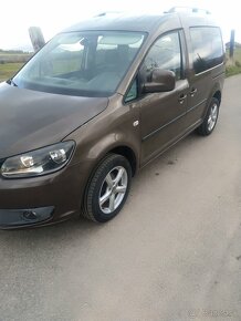 Caddy 1,6Tdi 75kw,r.v.5,2011,naj.183 000km - 5