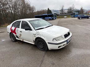 Škoda Octavia 1.9sdi rozpredam na náhradné diely - 5