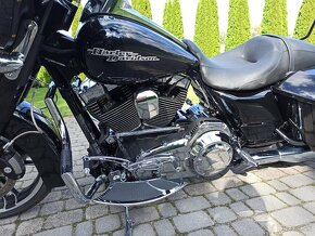 Harley Davidson FLHX Street Glide - 5