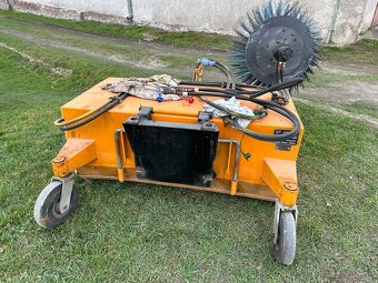 Multicar predny zametac Grunig GSX1200LB - 5