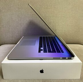 Apple Macbook Pro 15’ - 5