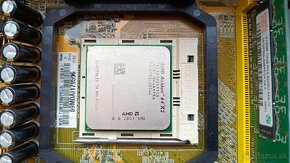 ASUS M2R-FVM/S , AMD Athlon 64 X2 3800+ , 2GB RAM DDR2 - 5