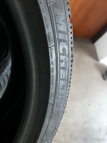 225/40R19 Michelin zimne - 6