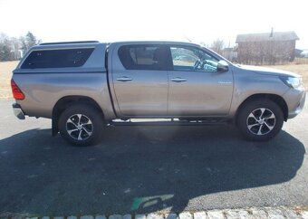 Toyota Hilux 2,4D naj 69 000km nafta manuál 110 kw - 6