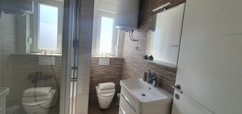 Zariadený 3-izb. dvojpodlažný apartmán s bazénom /Chorvátsko - 6