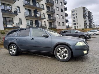 Škoda octavia 2 DSG  2.0tdi 103kw kombi - 6