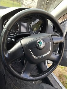 interier, plasti, tapacir, spinačka, kluč octavia 2 skoda - 6