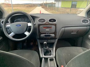 Predam Ford Focus vybava Ghia - 6