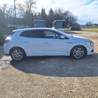 Renault Megane hatchback - 6