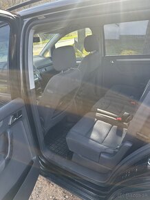 Volkswagen Touran 1.9TDi DSG 7 miestne - 6