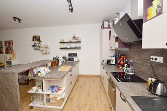 Predaj 3i RD vo vyhľadávanej časti Rajky, pozemok 360 m2 - 6