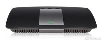 3x Linksys EA6400 Router + 2x Switch - 6