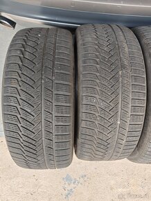 Predám zimné pneu 235 /45 R18 - 6