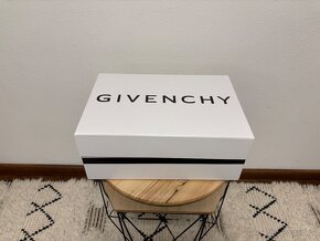 Givenchy - 6