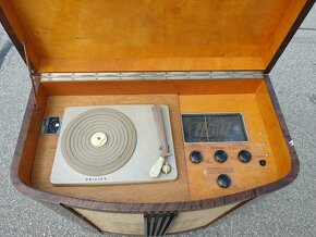 Staré rádio Philips - 6