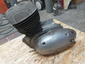 Jawa 250 592 motor - 6