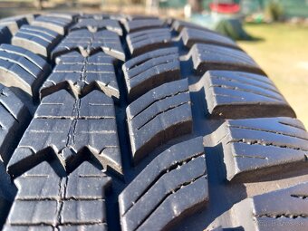 215/60 r16 zimne pneumatiky - 6