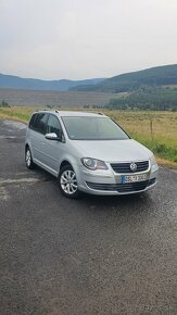 Volkswagen Touran 1.9 TDi 2010 NAVI - 6