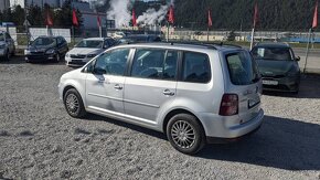 Volkswagen Touran 2.0 TDI DPF Trendline - 6