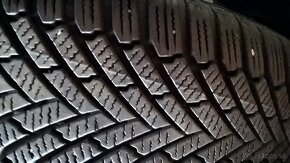 ZIMNÉ 205/55 R16 91H 4 ks CONTINENTAL cca 7 mm LEN 30,-€/kus - 6