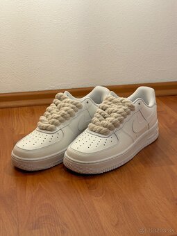 Nike Air Force 1 - Biele s cappuccino šnúrkami - 6