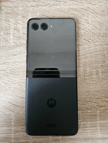 Motorola RAZR 40 ultra - 6