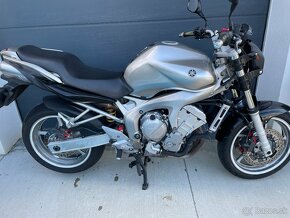 Yamaha Fazer 600 - 6