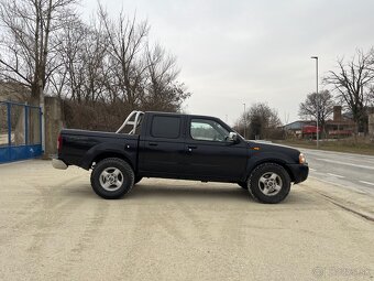 Nissan Navara 2.5Di 98kw D22 - 6