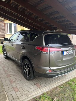 Toyota RAV4 - 6