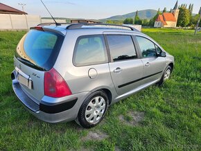 Predám úsporný a priestranný Citroen C- Elysee - r.v. 2019 - 6