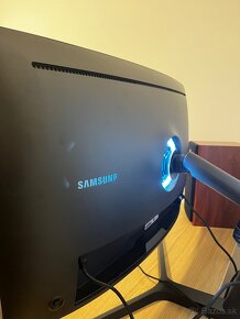 Monitor Samsung C32HG70 - 6