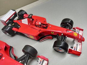 2x F1 FERRARI F2001 SCHUMACHER HOTWHEELS 1:18 - 6