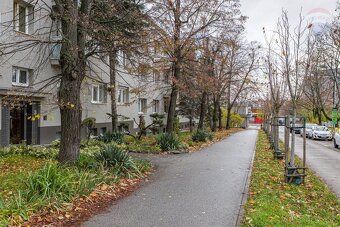 PREDAJ: Veľký 2 - izbový byt, Námestie Biely Kríž, Nové Mest - 6